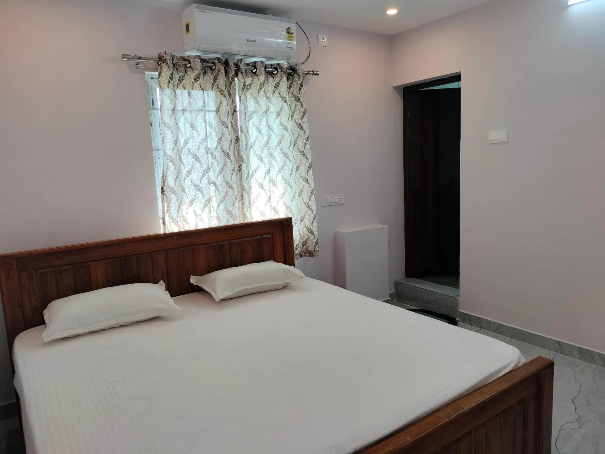 Teja Residency Hotel Alandurai Exterior photo