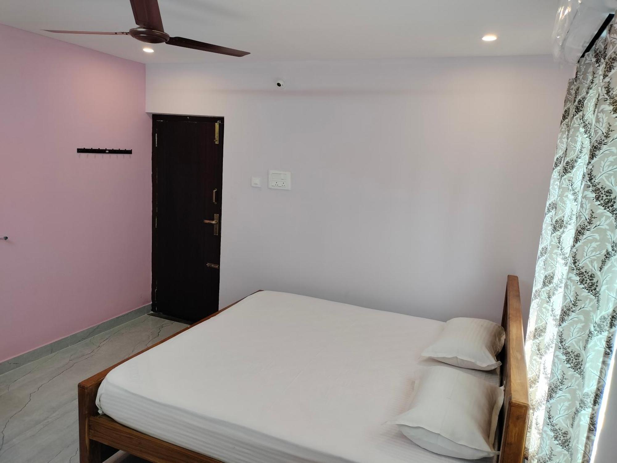 Teja Residency Hotel Alandurai Exterior photo